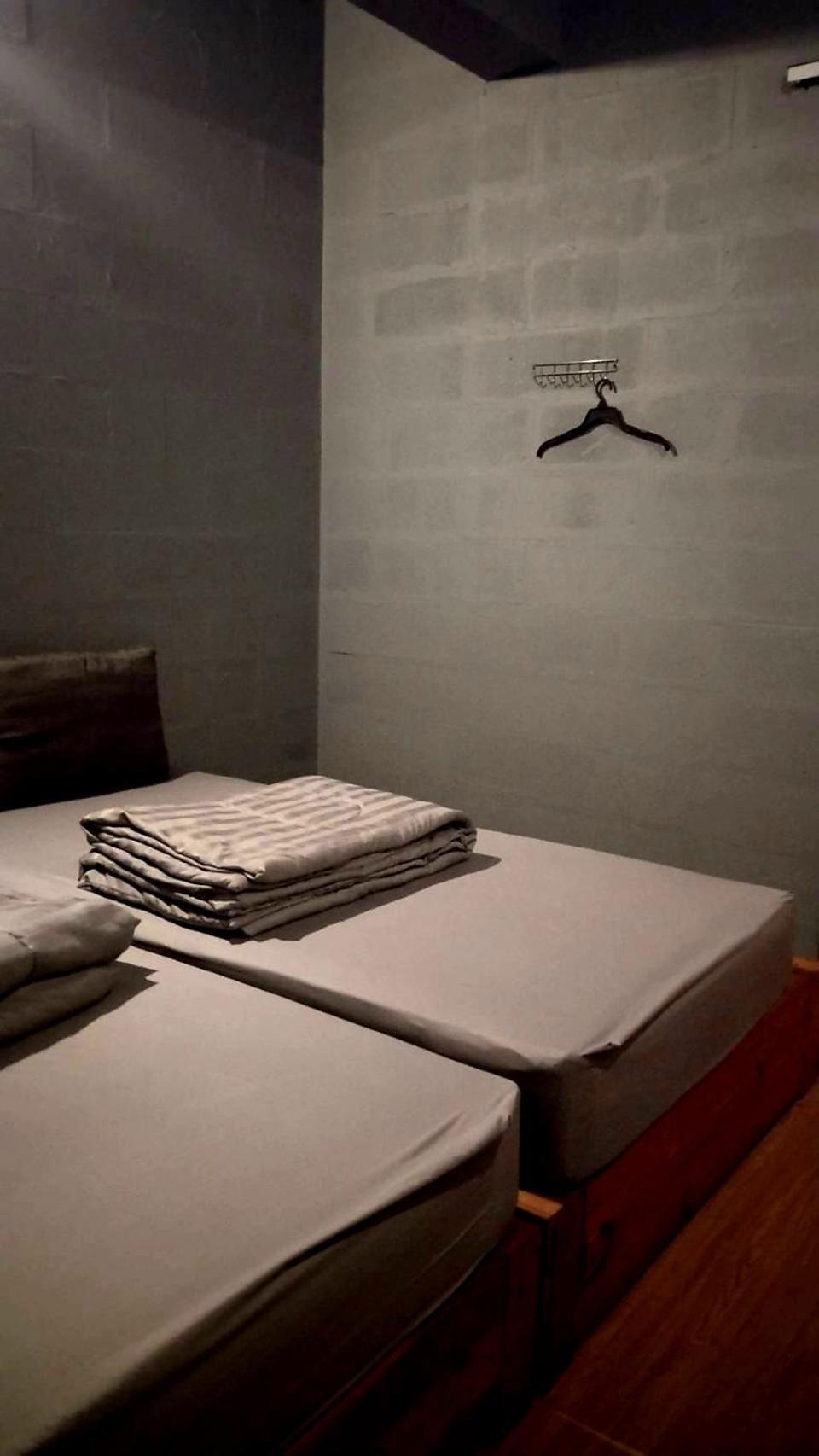 Youyen Hostel Bangkok Ngoại thất bức ảnh