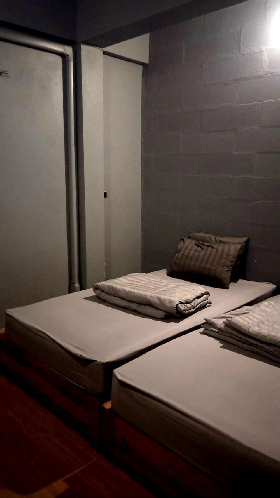 Youyen Hostel Bangkok Ngoại thất bức ảnh